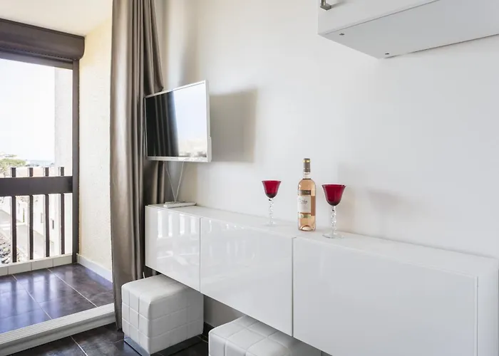 Port Venus Naturiste Sunrise *